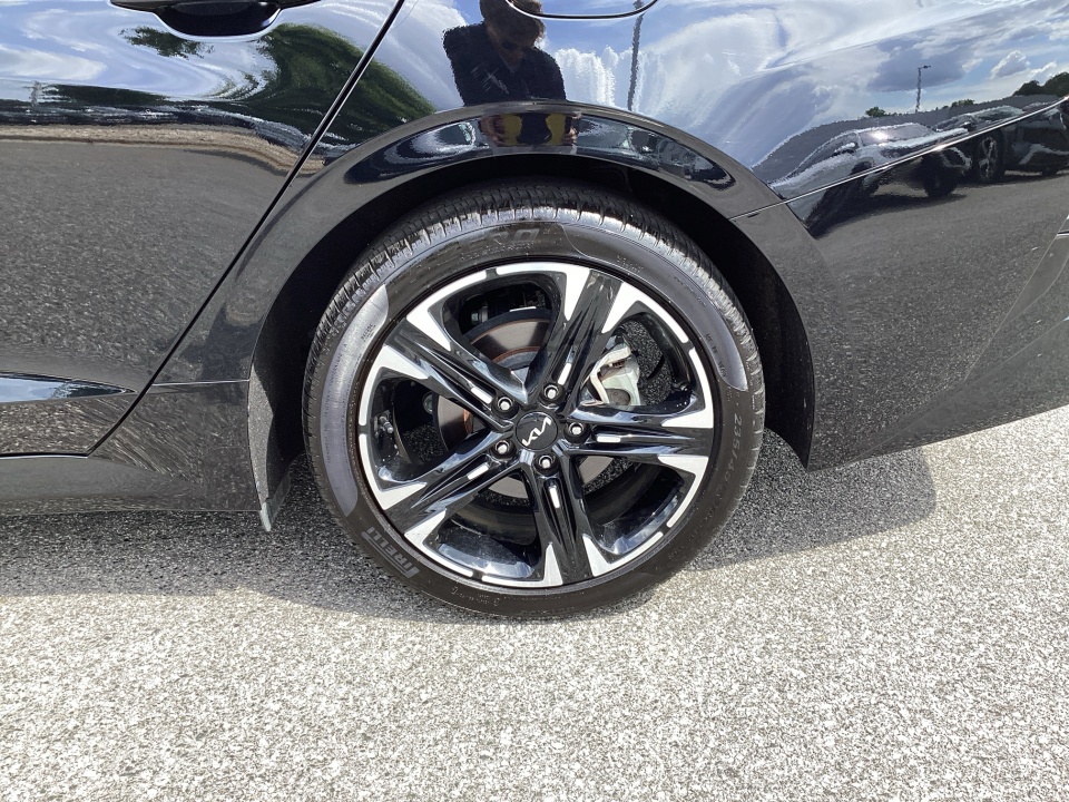 Vehicle image 25 of 39