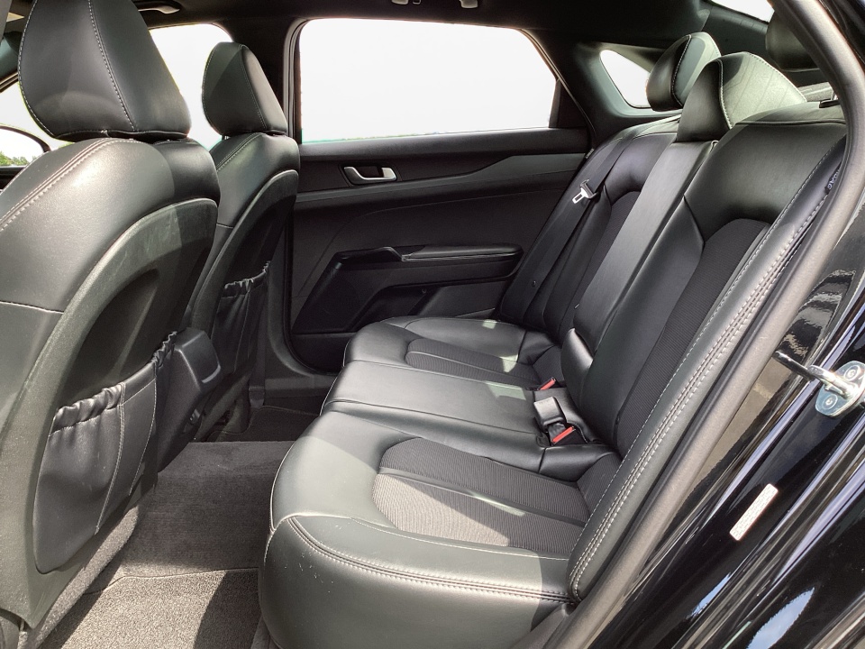Vehicle image 14 of 39