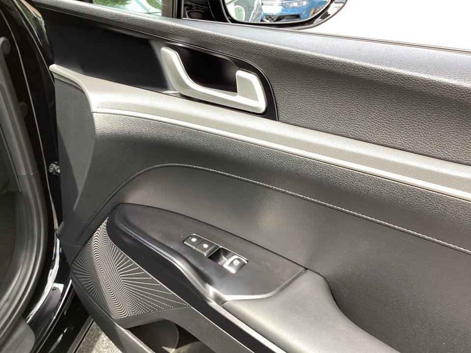 Vehicle image 34 of 39