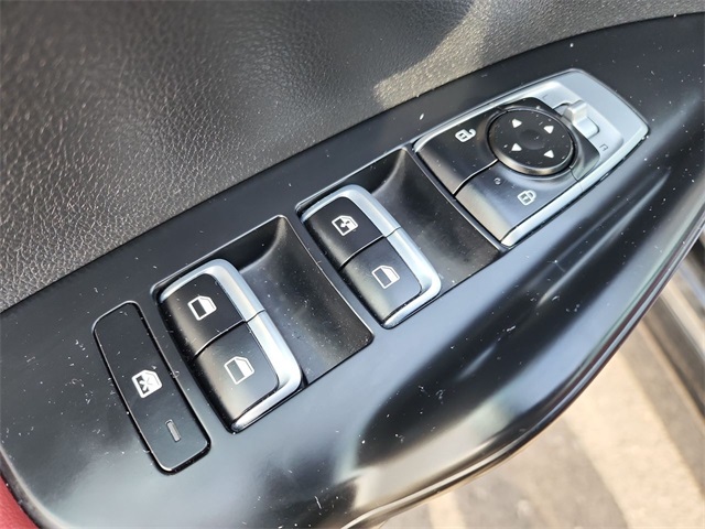 Vehicle image 24 of 36