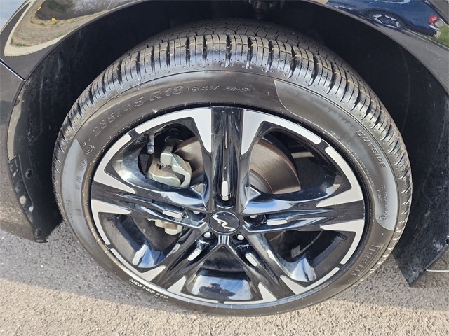 Vehicle image 34 of 36