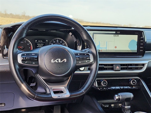 Vehicle image 22 of 36