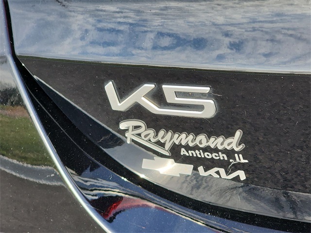 Vehicle image 27 of 36