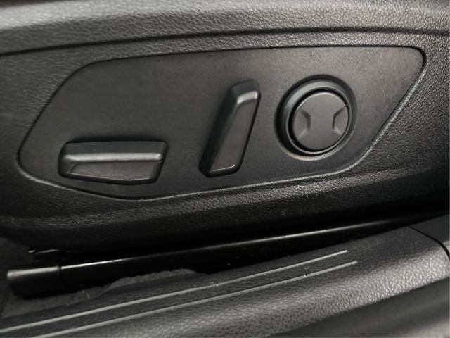 2023 Kia K5 GT-Line Image 28 of 38