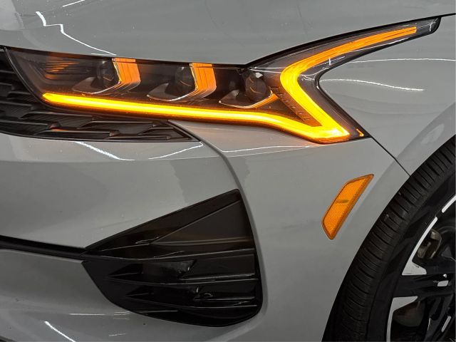 2023 Kia K5 GT-Line Image 29 of 38