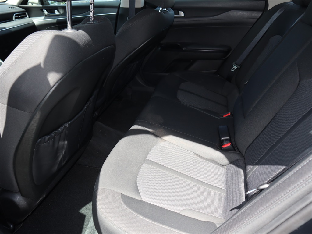 Vehicle image 18 of 30