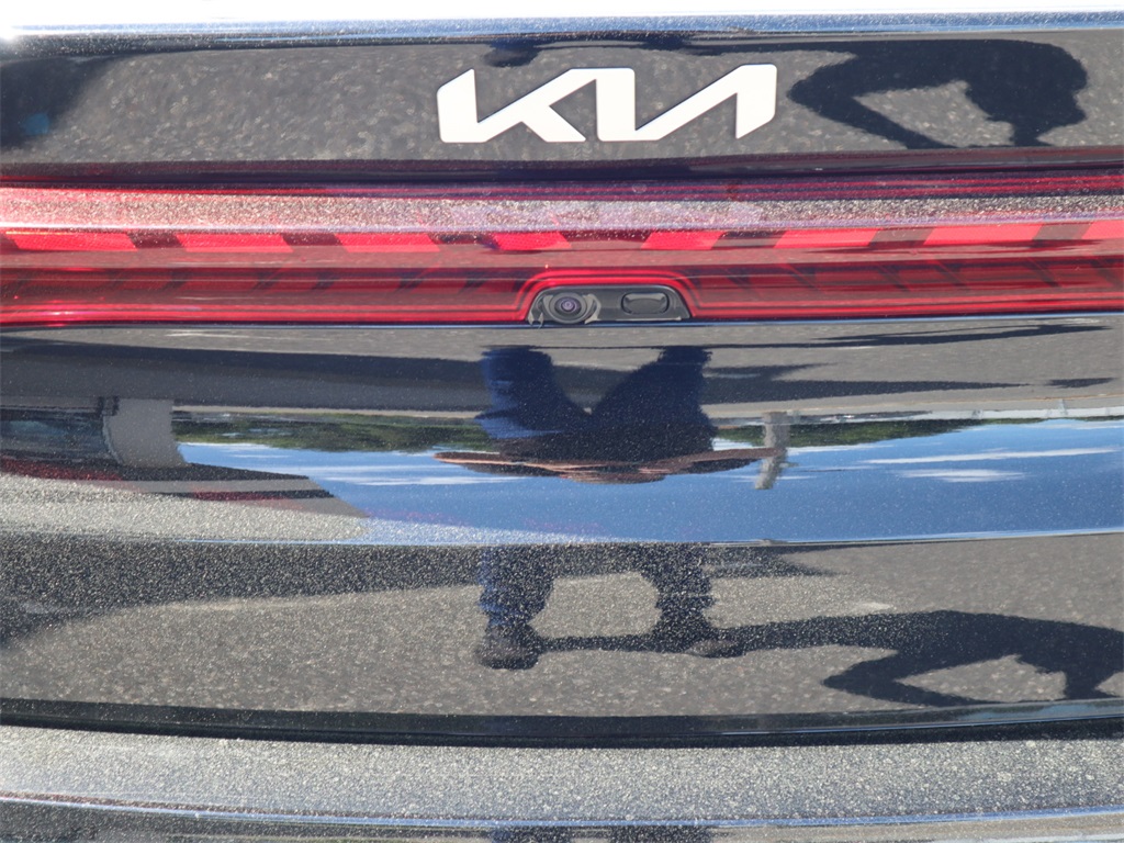 Vehicle image 28 of 30