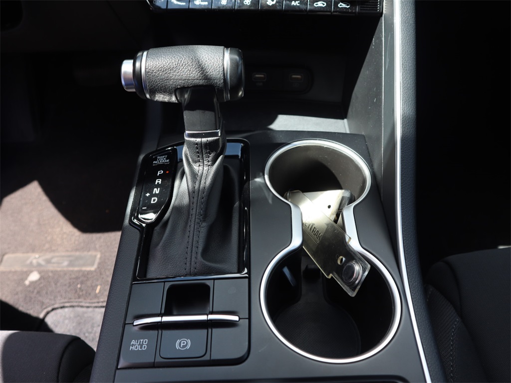 Vehicle image 19 of 30