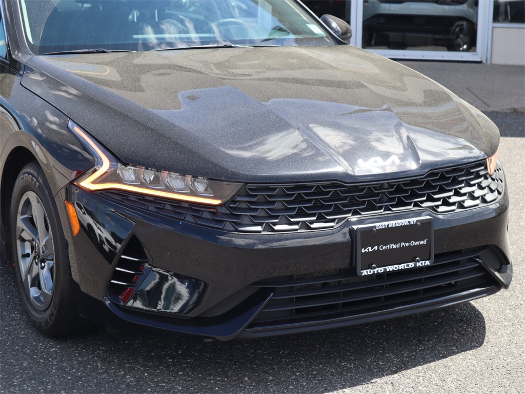 Vehicle image 8 of 30