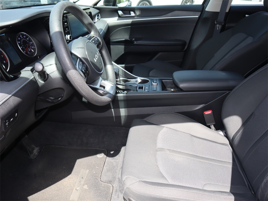 Vehicle image 16 of 30