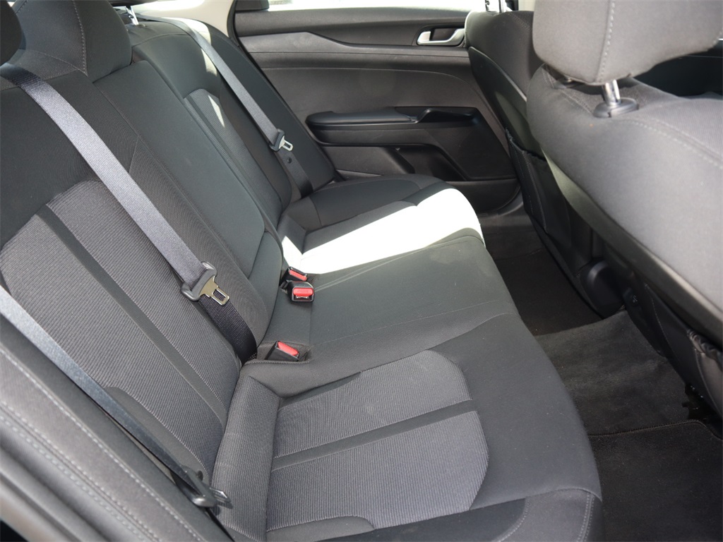 Vehicle image 25 of 30