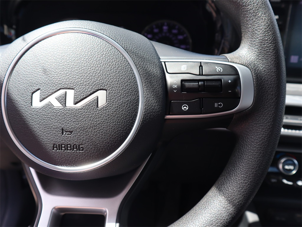 Vehicle image 21 of 30