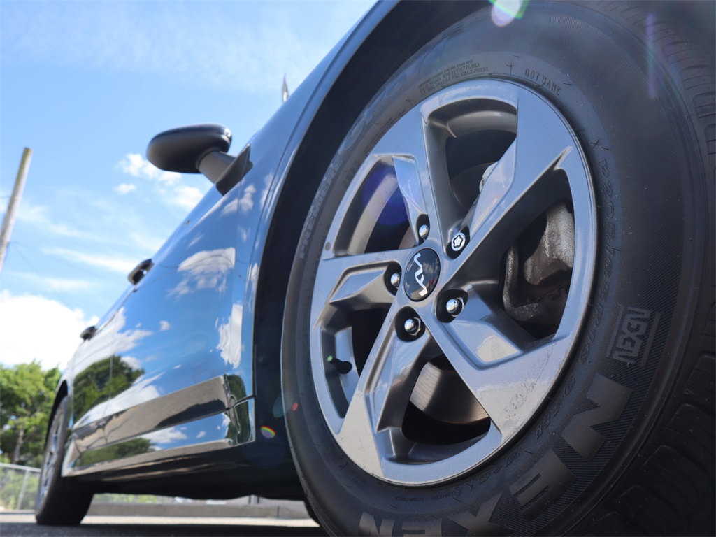 Vehicle image 10 of 30
