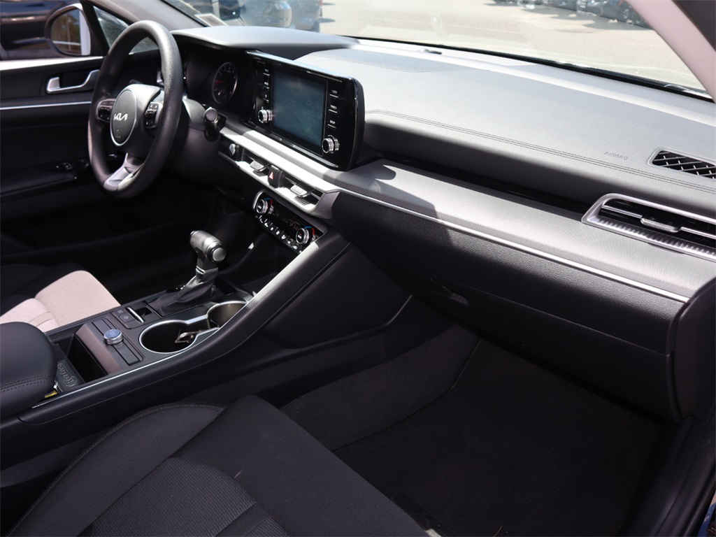 Vehicle image 26 of 30