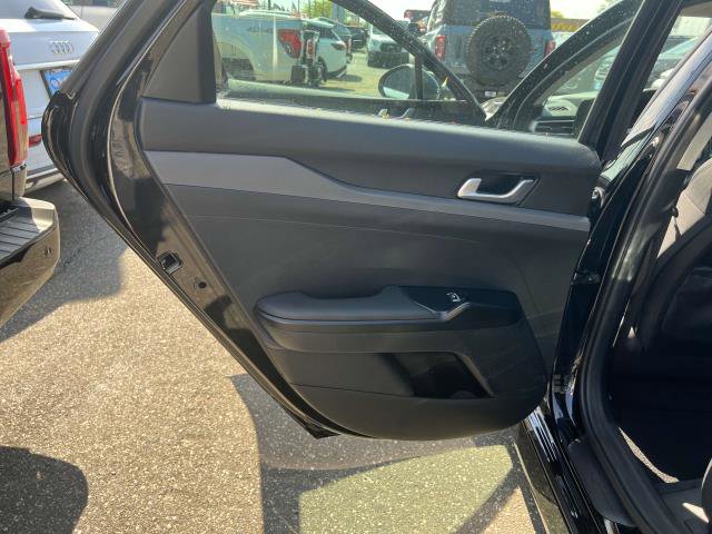 Vehicle image 14 of 30