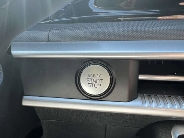 Vehicle image 25 of 30