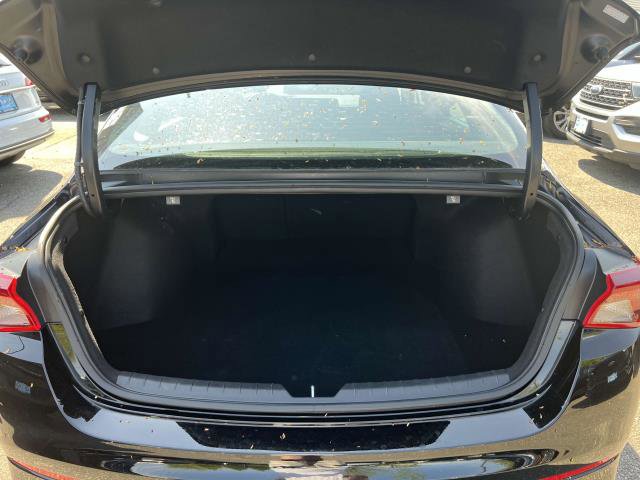 Vehicle image 8 of 30