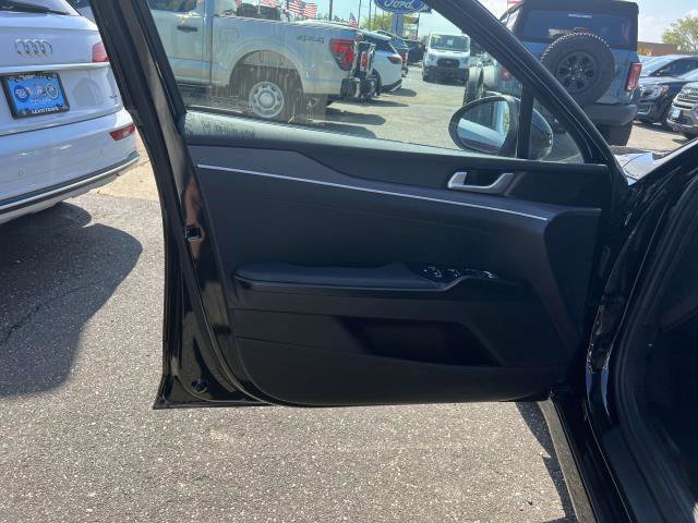 Vehicle image 15 of 30