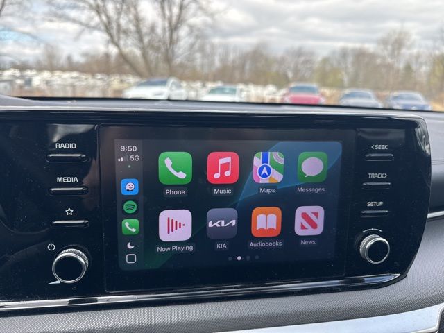 Vehicle image 19 of 23