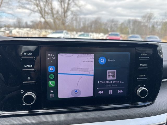 Vehicle image 20 of 23