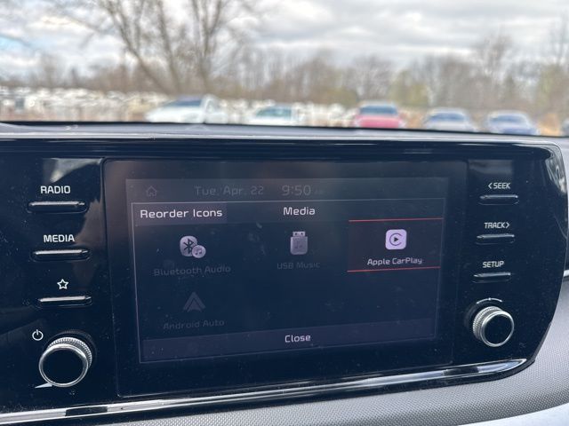 Vehicle image 21 of 23