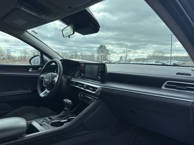 Vehicle image 7 of 23