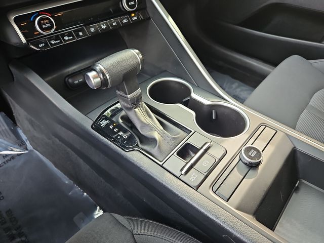 Vehicle image 20 of 31