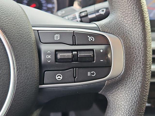 Vehicle image 27 of 31