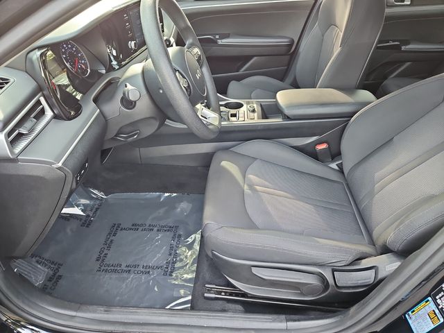 Vehicle image 10 of 31