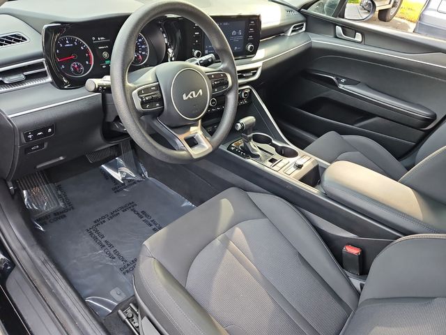 Vehicle image 11 of 31