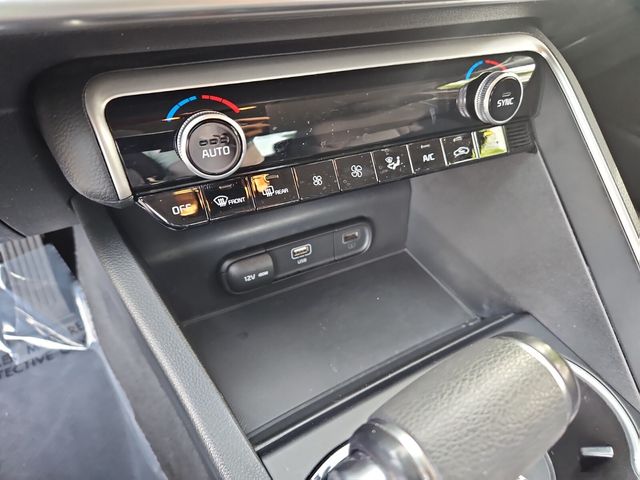 Vehicle image 24 of 31
