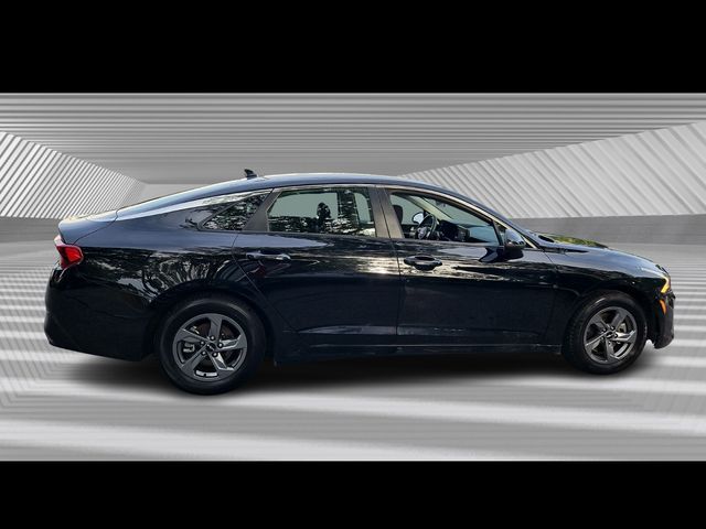 Vehicle image 4 of 31