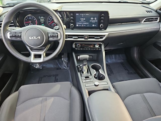 Vehicle image 13 of 31