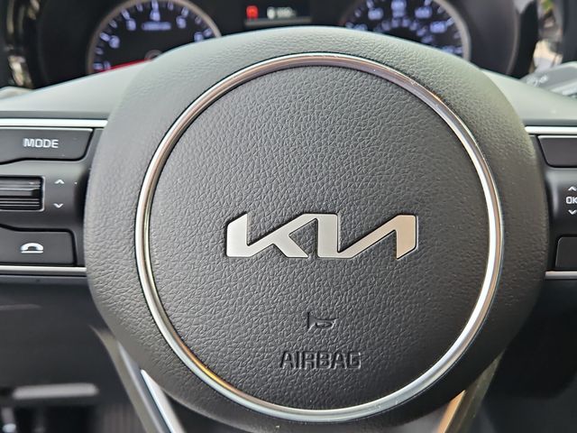 Vehicle image 28 of 31