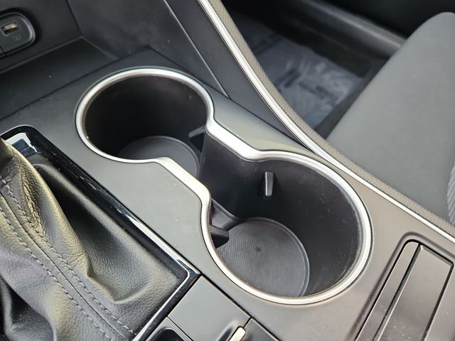 Vehicle image 21 of 31