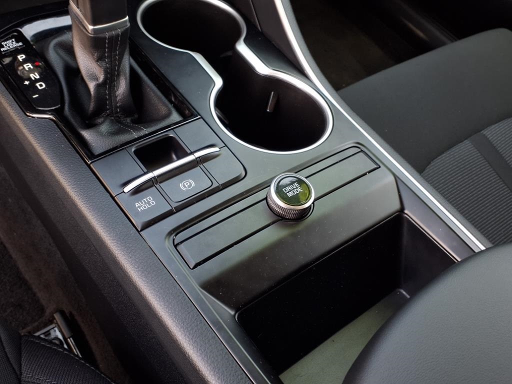 Vehicle image 16 of 24