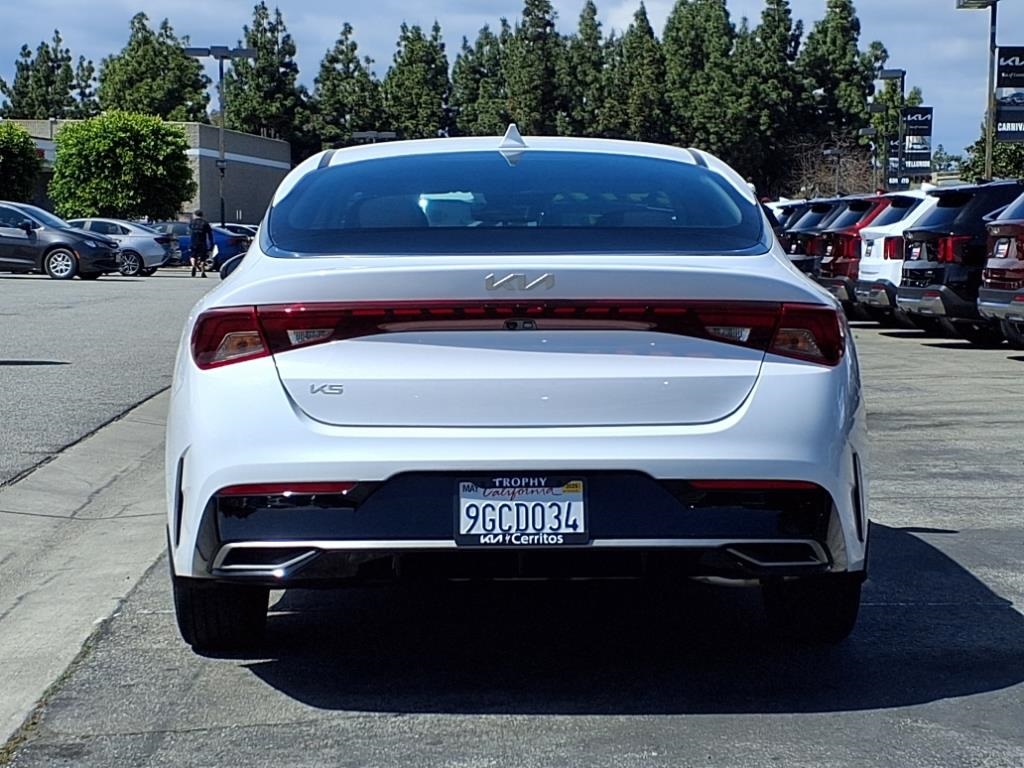 Vehicle image 4 of 24