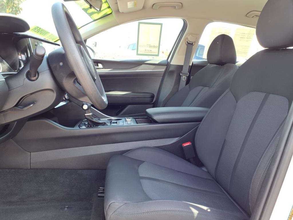 Vehicle image 18 of 24
