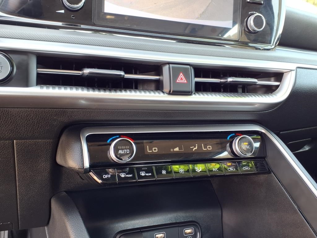Vehicle image 14 of 24