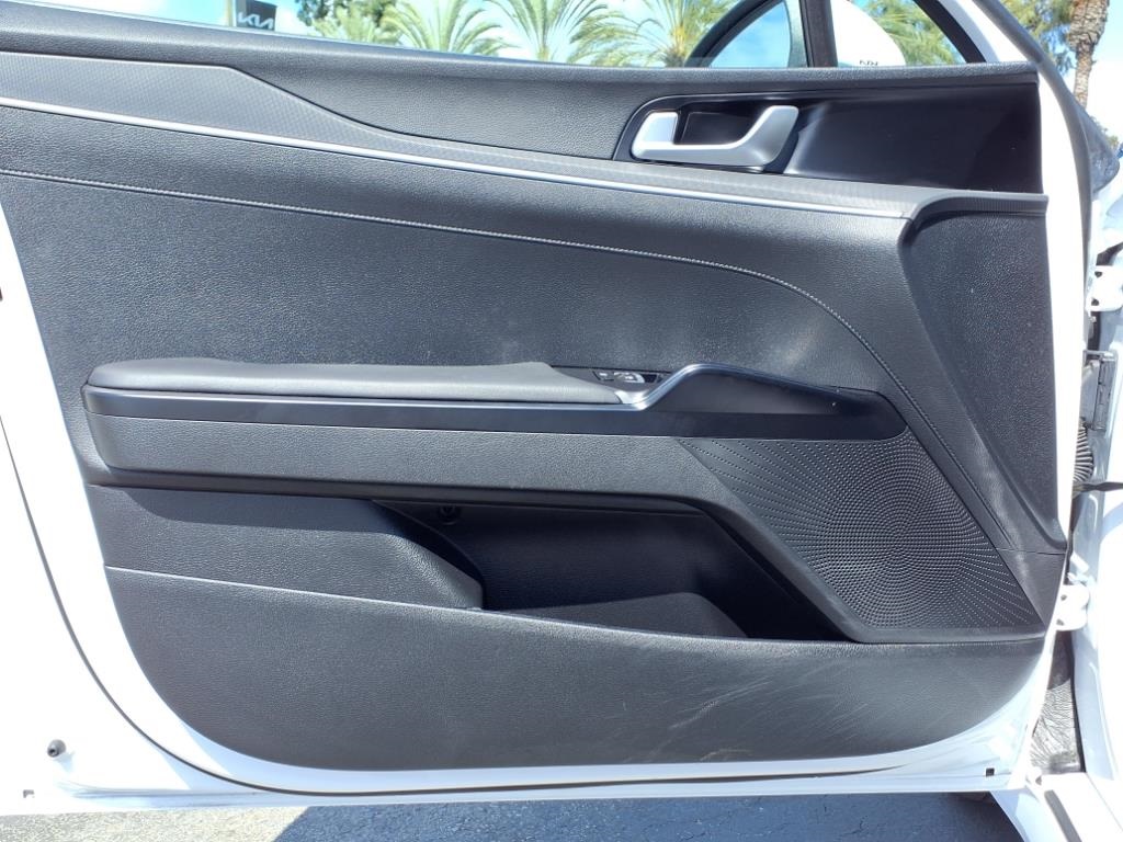 Vehicle image 17 of 24