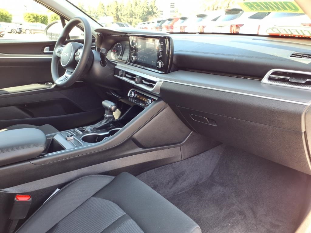 Vehicle image 23 of 24