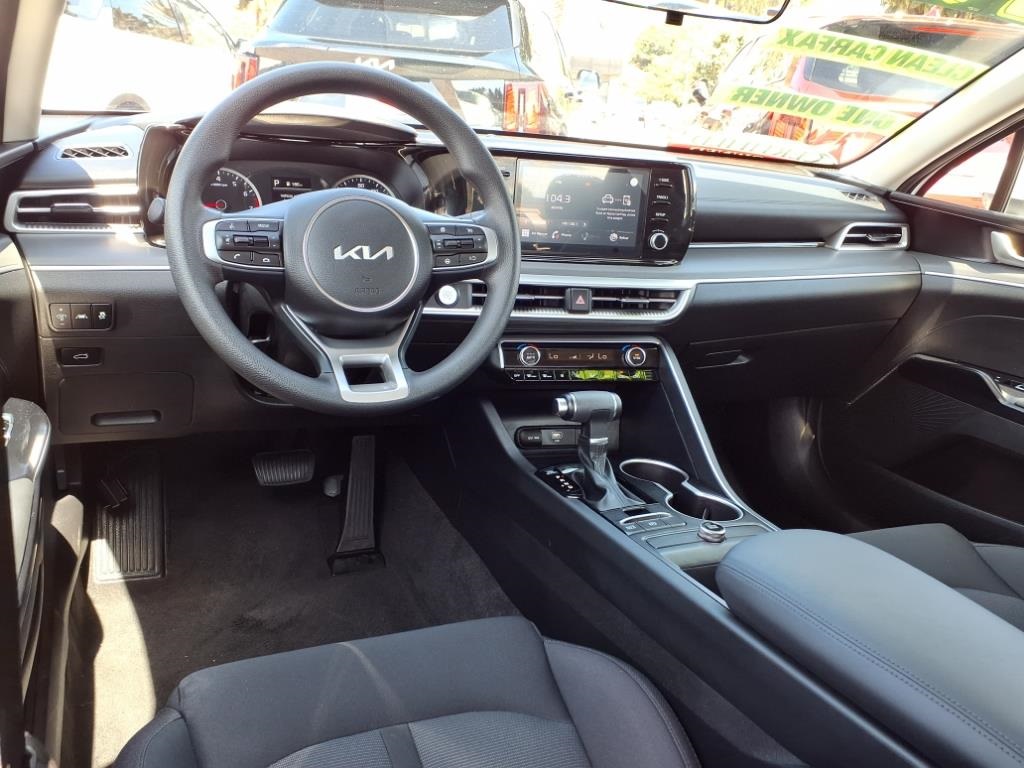 Vehicle image 8 of 24