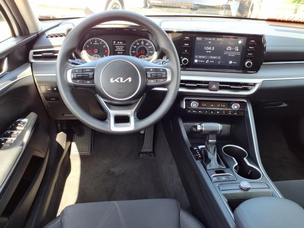 Vehicle image 7 of 24