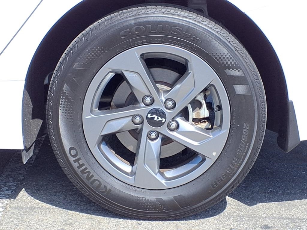 Vehicle image 6 of 24