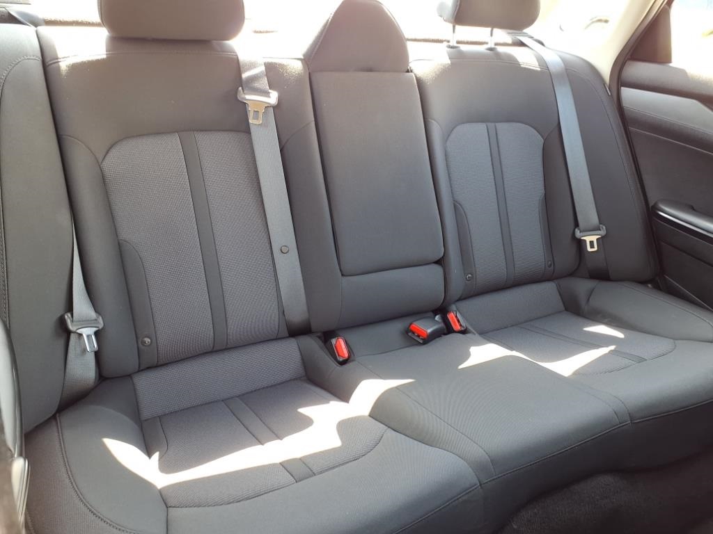 Vehicle image 21 of 24