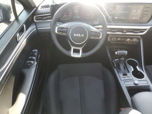 Vehicle image 14 of 32