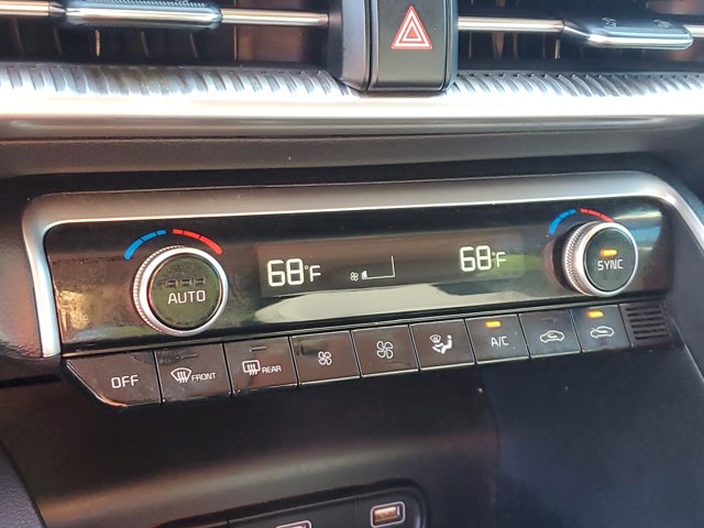 Vehicle image 29 of 32