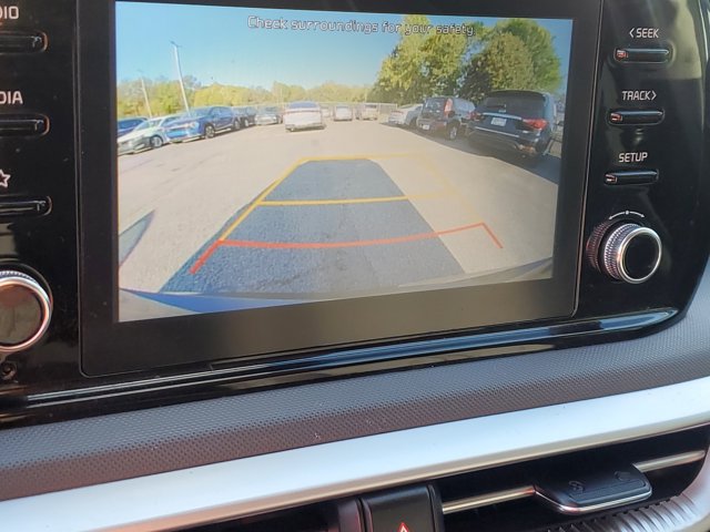 Vehicle image 28 of 32
