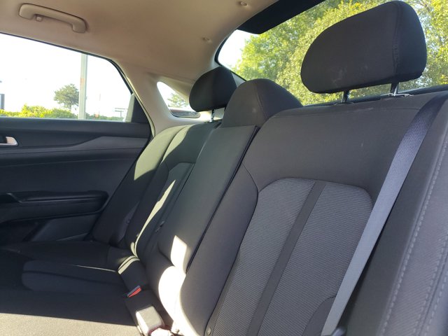 Vehicle image 9 of 32