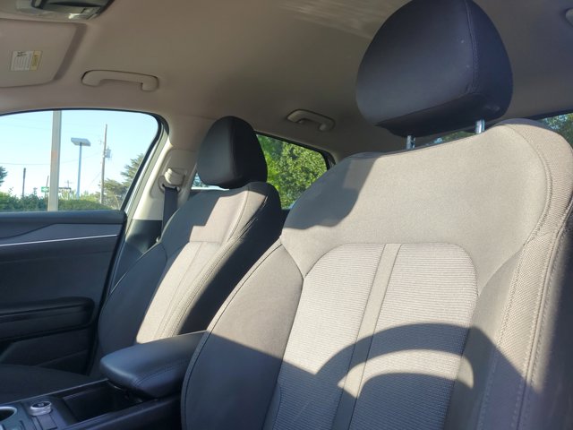 Vehicle image 18 of 32